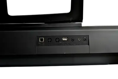 TECL 61 T, FUNC SENS, 422 TIMB, 210 RIT, 120 CANC, POLIF 64, PANT LCD, COL NEGRO